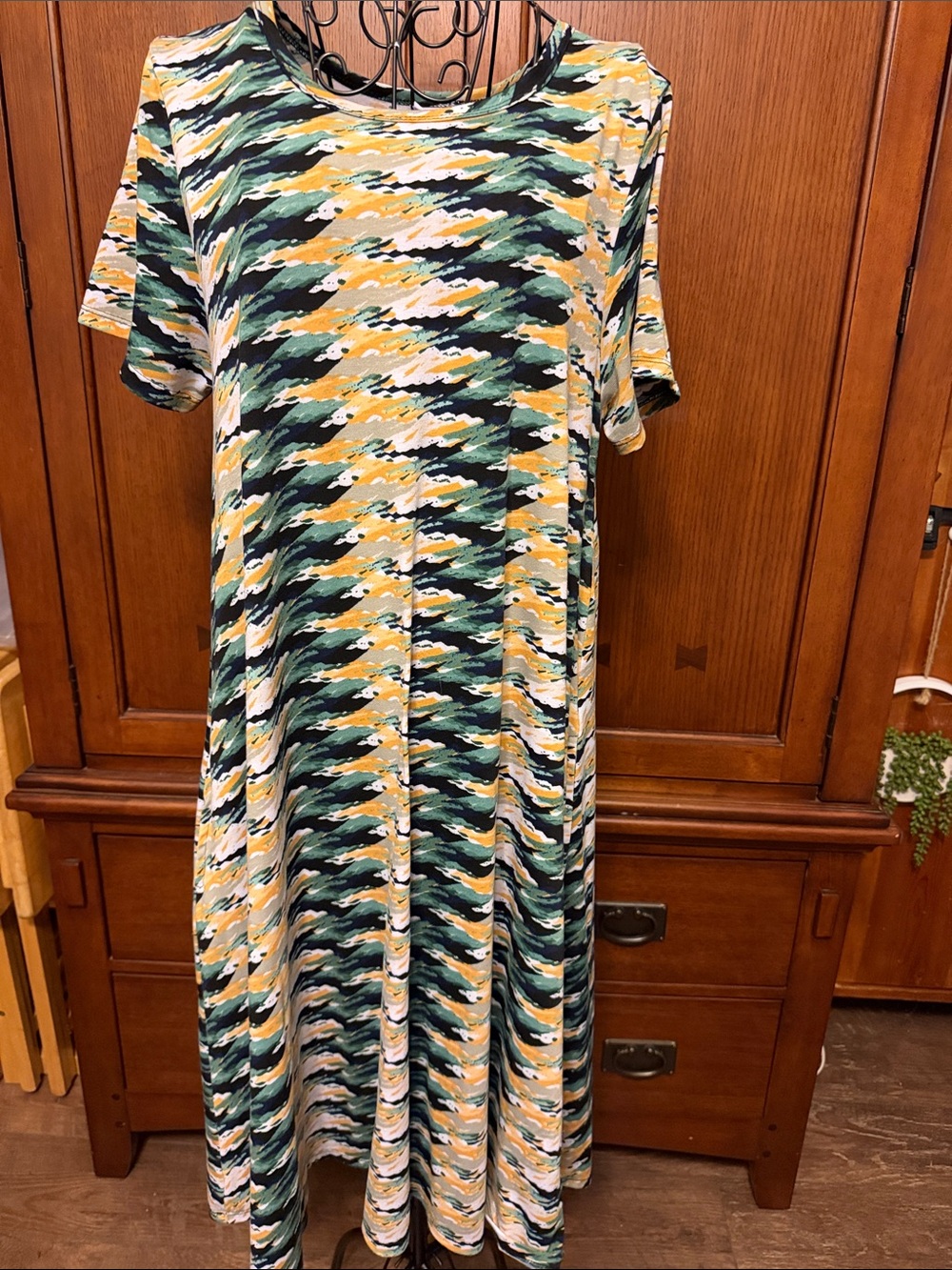 LuLaRoe Short Sleeve Jessie  A-Line Dress in Green, Yellow & Cream with pockets